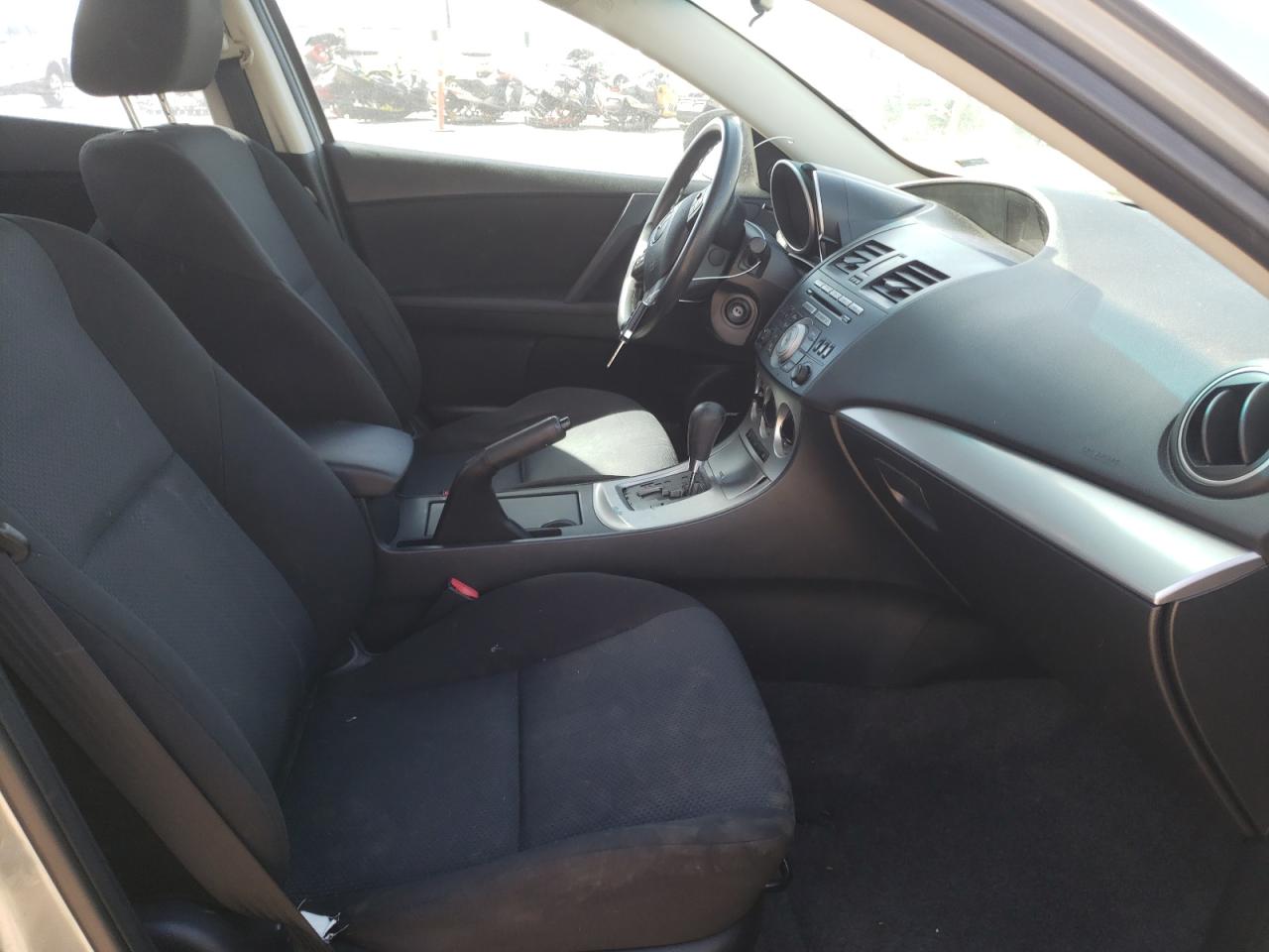 Photo 5 from auction – 2010 MAZDA 3 I with VIN JM1BL1SG3A1273641