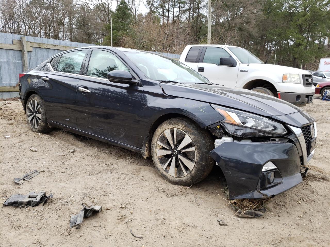 NISSAN ALTIMA SV 2019 with VIN 1N4BL4DVXKC117329 - Photo from auction