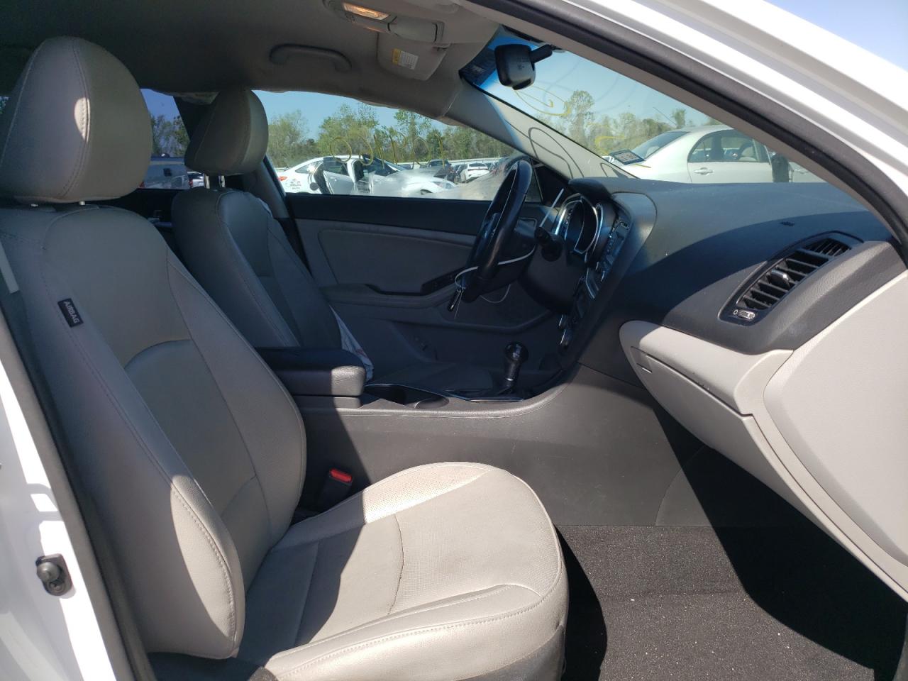 Photo 5 from auction – 2015 KIA OPTIMA EX with VIN 5XXGN4A75FG492129