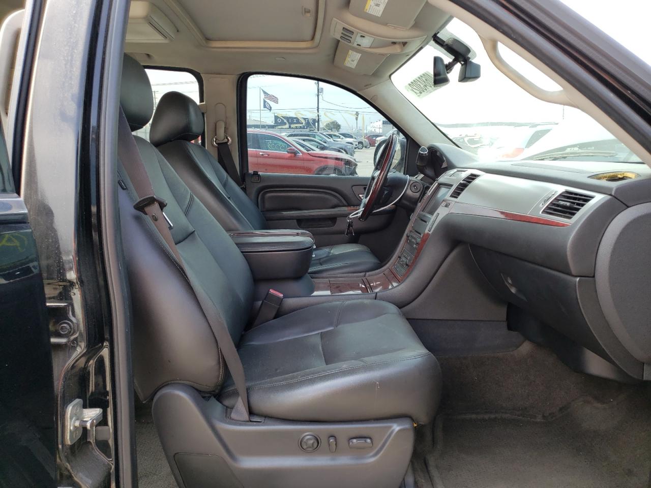 Photo 5 from auction – 2008 CADILLAC ESCALADE E with VIN 1GYFK66828R144056