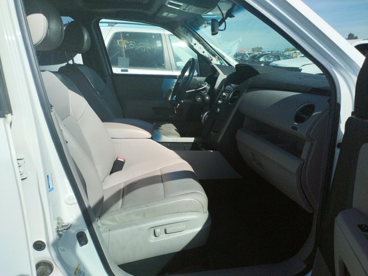 Photo 5 from auction – 2012 HONDA PILOT EXL with VIN 5FNYF4H51CB025553