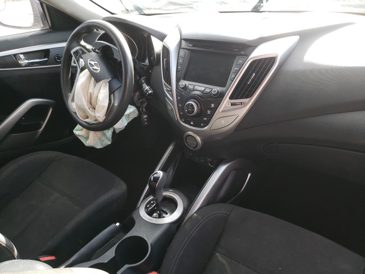 Photo 9 from auction – 2015 HYUNDAI VELOSTER with VIN KMHTC6AD2FU239457