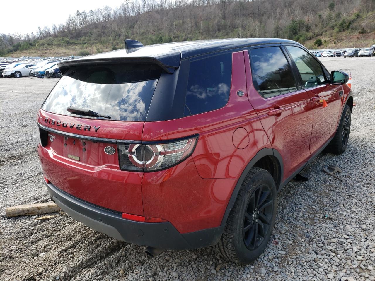 Photo 4 from auction – 2017 LAND ROVER DISCOVERY with VIN SALCP2BG7HH660668
