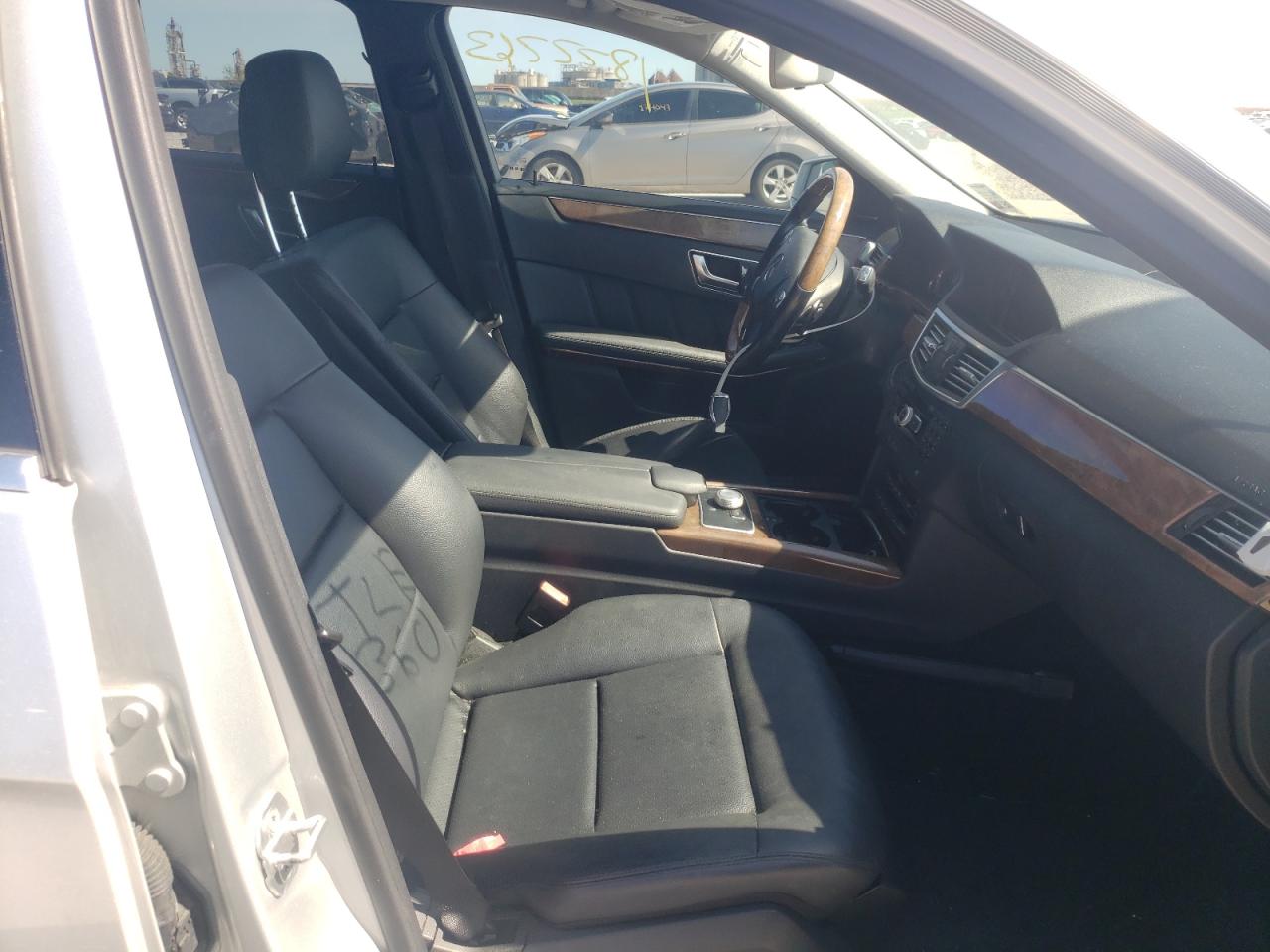Photo 5 from auction – 2012 MERCEDES-BENZ E 350 BLUE with VIN WDDHF2EB6CA568393