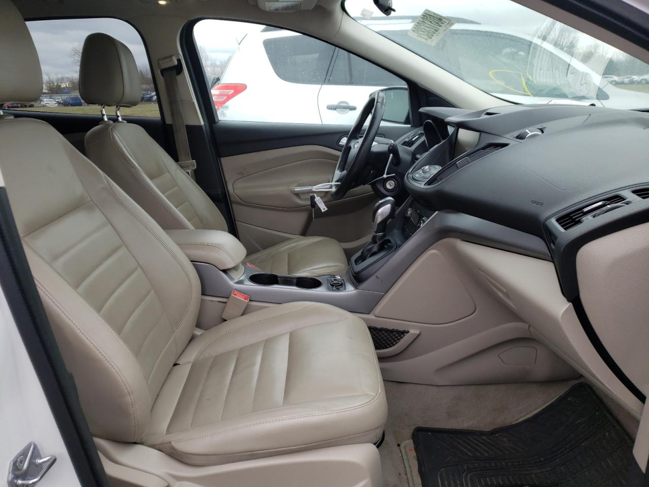 Photo 5 from auction – 2014 FORD ESCAPE SE with VIN 1FMCU9G97EUE49813