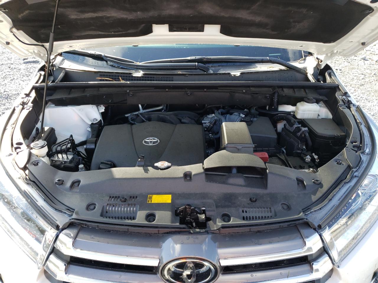 Photo 7 from auction – 2019 TOYOTA HIGHLANDER with VIN 5TDDZRFH0KS927976