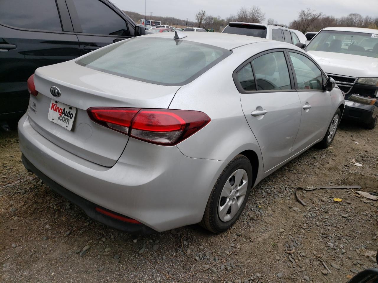 Photo 4 from auction – 2017 KIA FORTE LX with VIN 3KPFL4A72HE059302