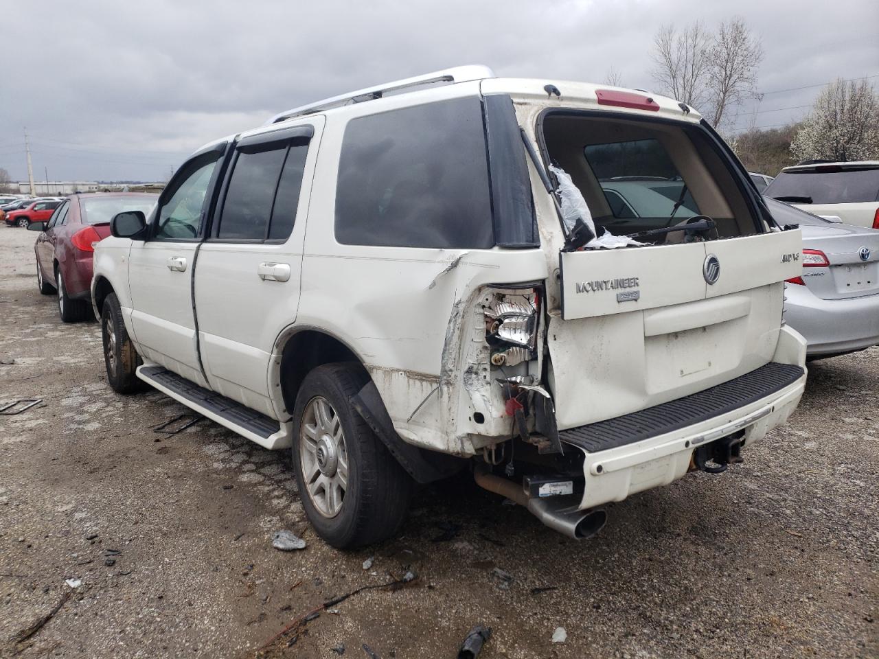 Photo 3 from auction – 2004 MERCURY MOUNTAINEE with VIN 4M2DU86W74ZJ04531