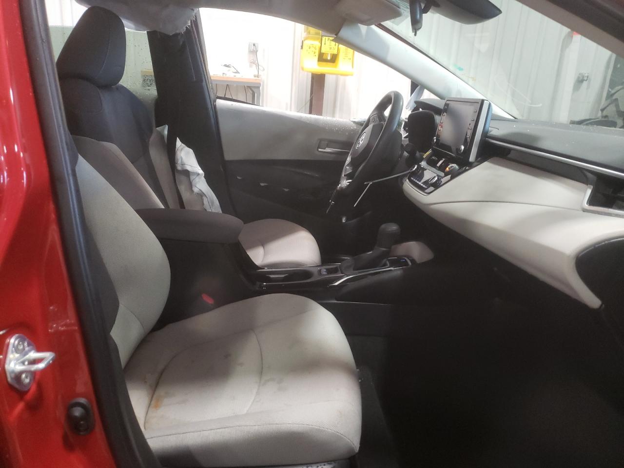 Photo 5 from auction – 2020 TOYOTA COROLLA LE with VIN 5YFEPRAE3LP130980