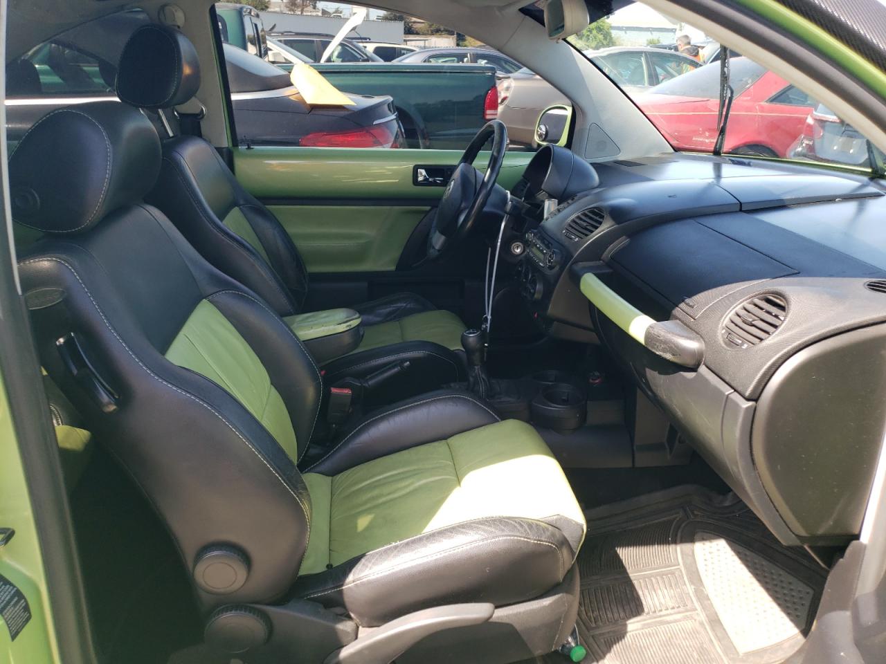 Photo 5 from auction – 2003 VOLKSWAGEN NEW BEETLE with VIN 3VWCD21C53M407378
