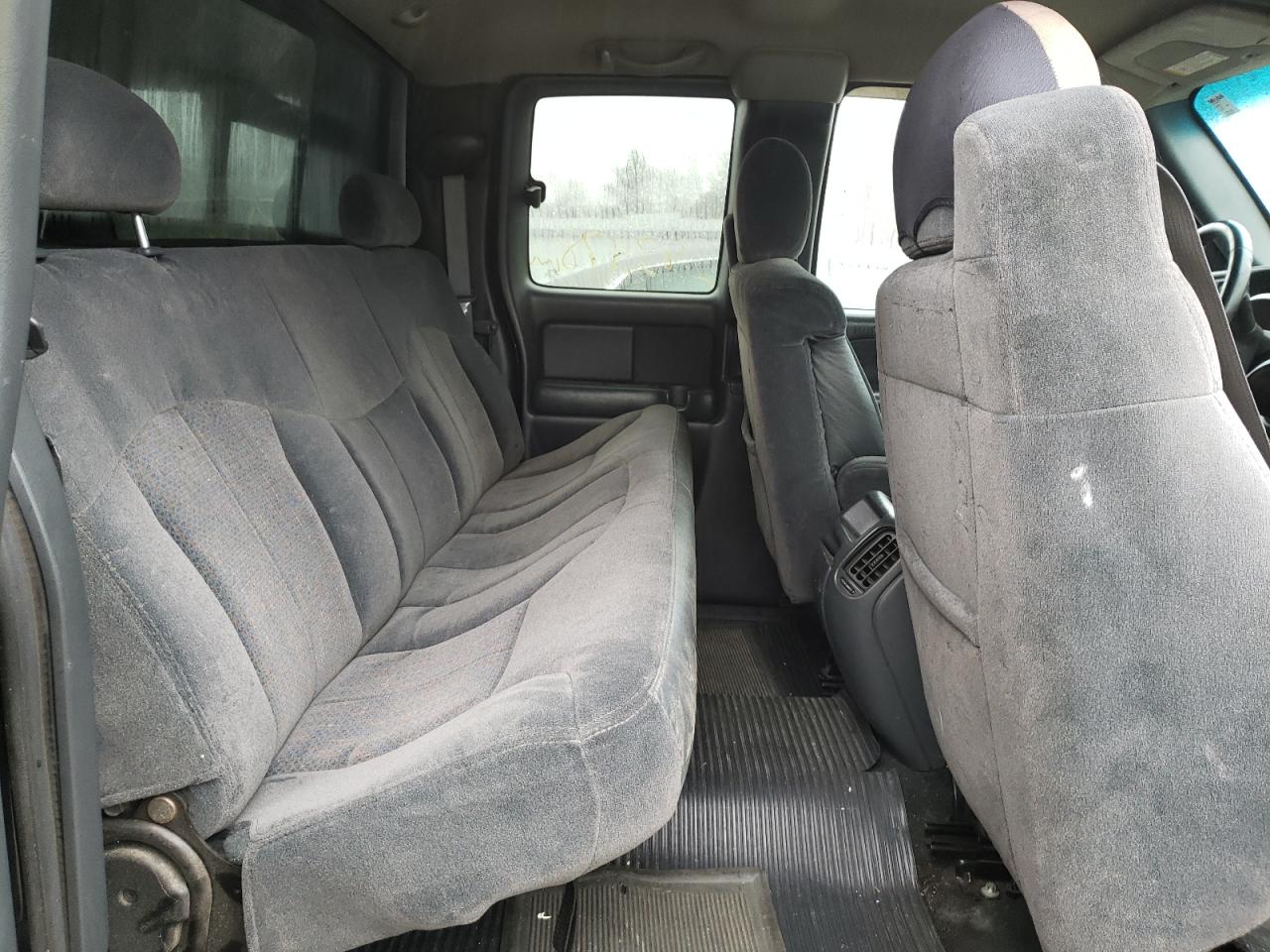 Photo 6 from auction – 2000 CHEVROLET SILVERADO with VIN 1GCEK19T4YE325414