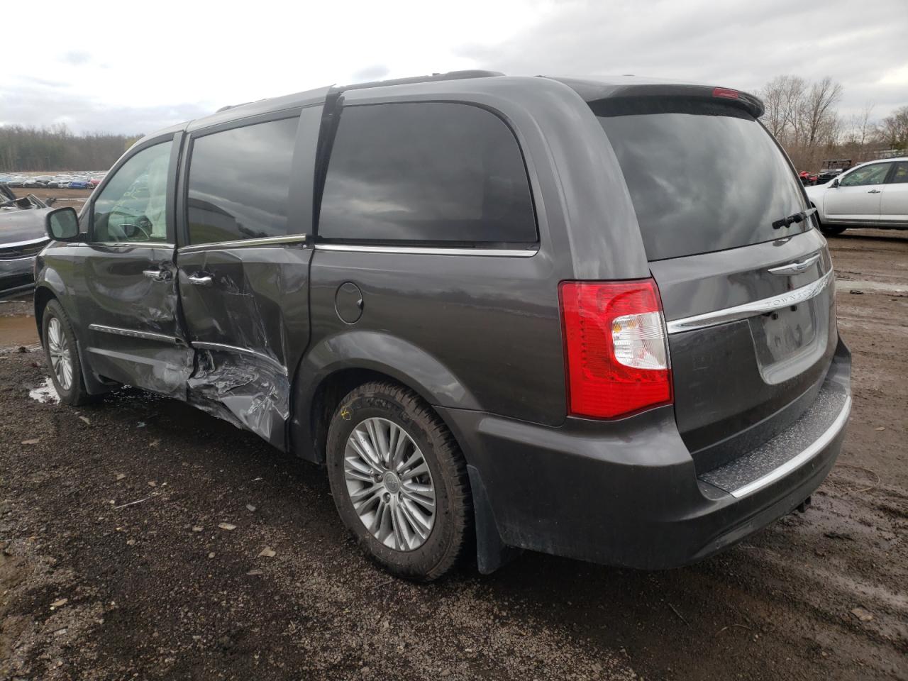 Photo 3 from auction – 2016 CHRYSLER TOWN & COU with VIN 2C4RC1CG2GR304086