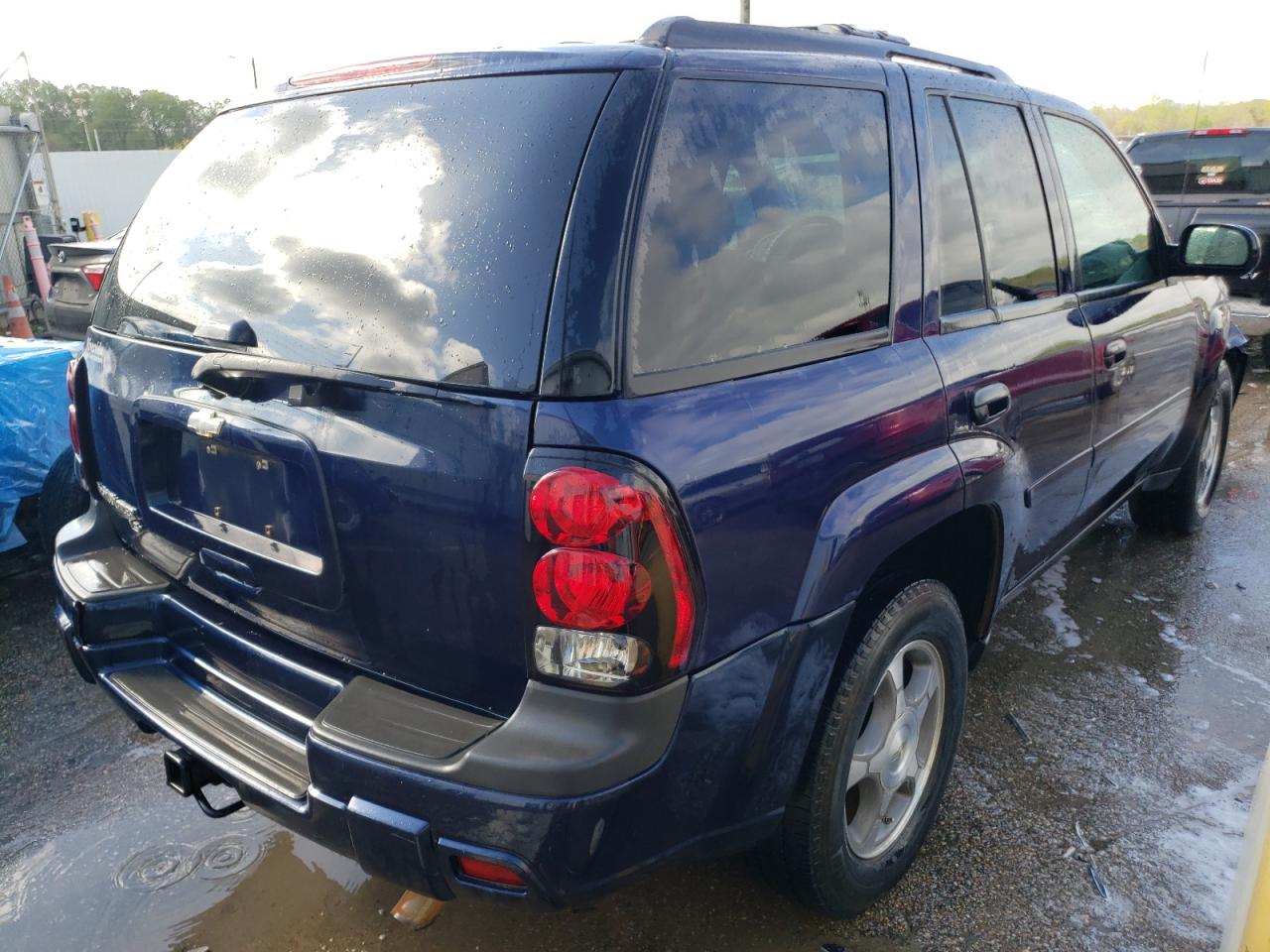 Photo 4 from auction – 2007 CHEVROLET TRAILBLAZE with VIN 1GNDS13S672249360
