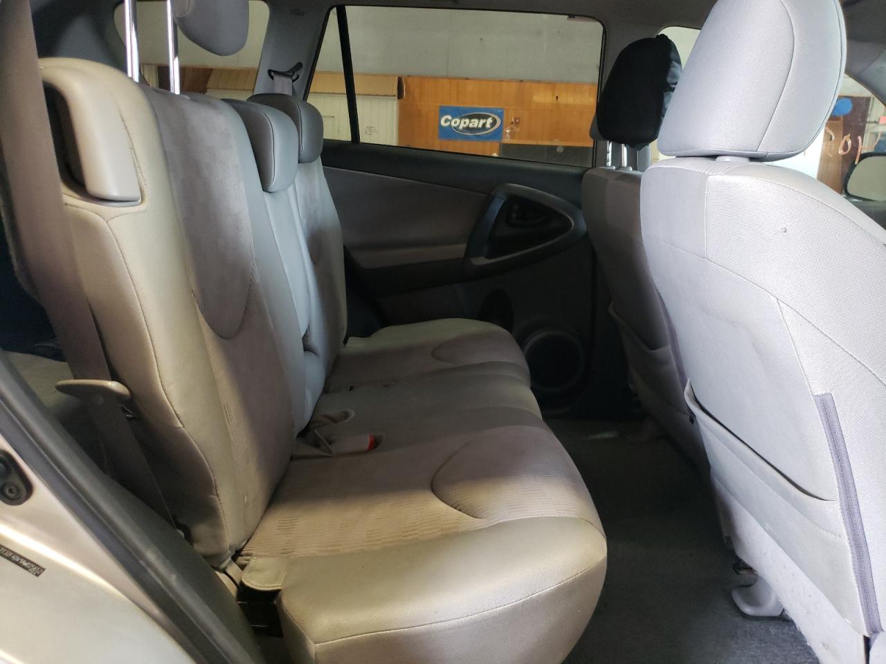 Photo 6 from auction – 2010 TOYOTA RAV4 with VIN 2T3ZF4DV1AW025652