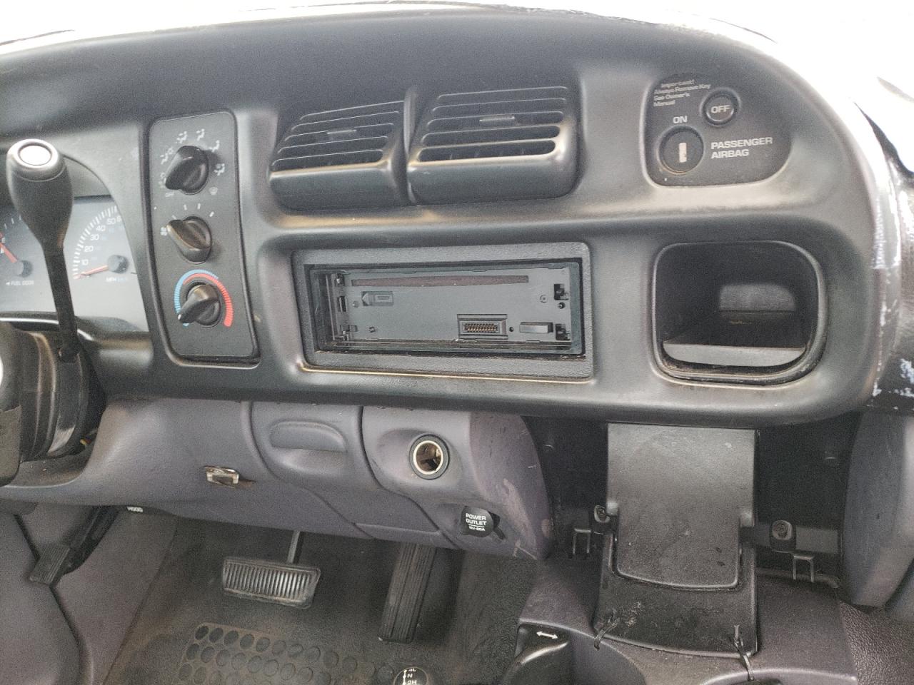 Photo 9 from auction – 1999 DODGE RAM 1500 with VIN 3B7HF12Z4XG157216