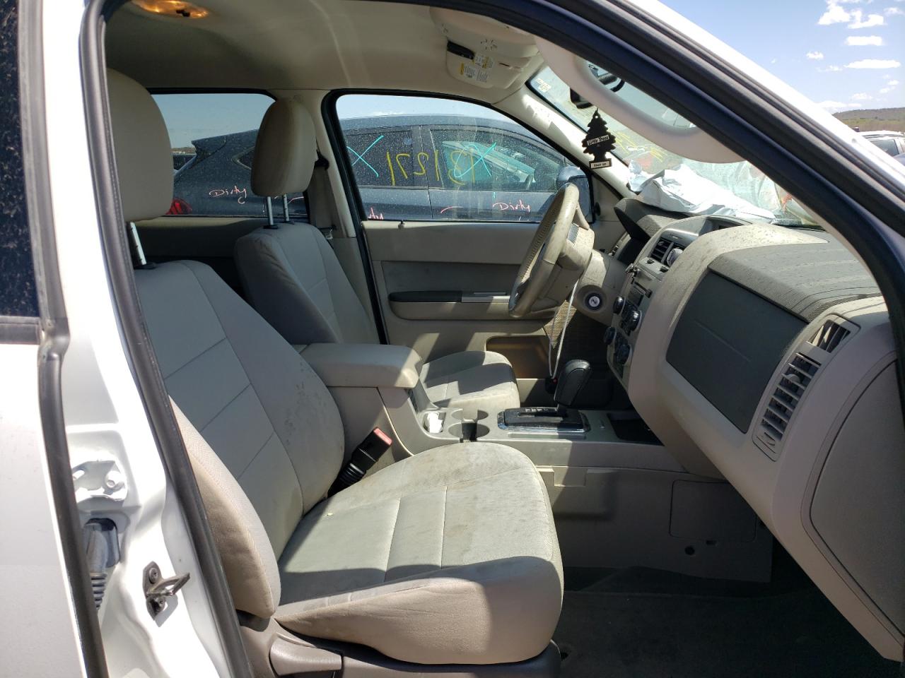 Photo 5 from auction – 2011 FORD ESCAPE XLT with VIN 1FMCU0DG0BKB99854