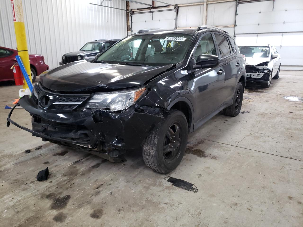 Photo 2 from auction – 2014 TOYOTA RAV4 LE with VIN 2T3BFREV7EW131171