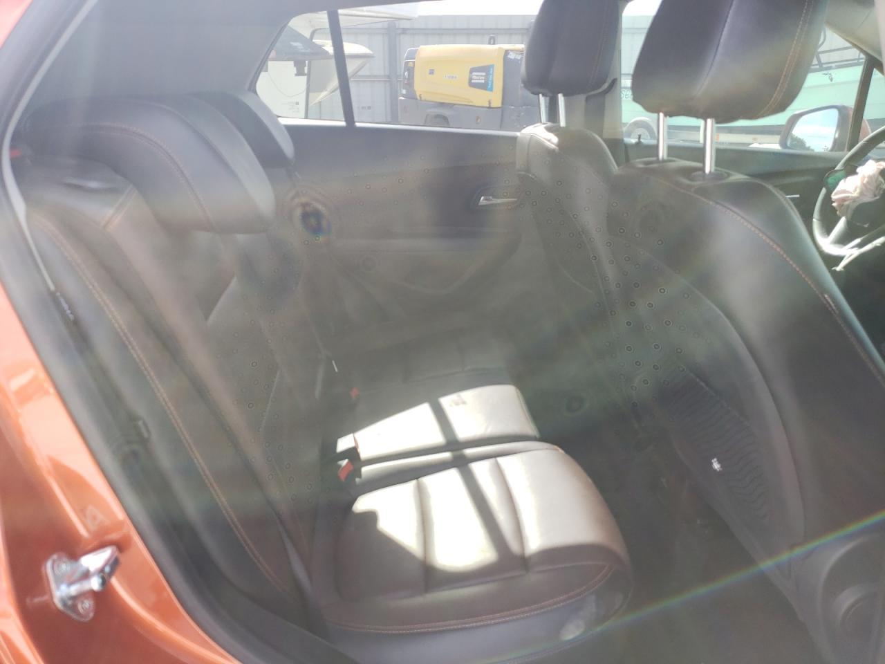Photo 6 from auction – 2015 CHEVROLET TRAX LTZ with VIN KL7CJNSB5FB077737