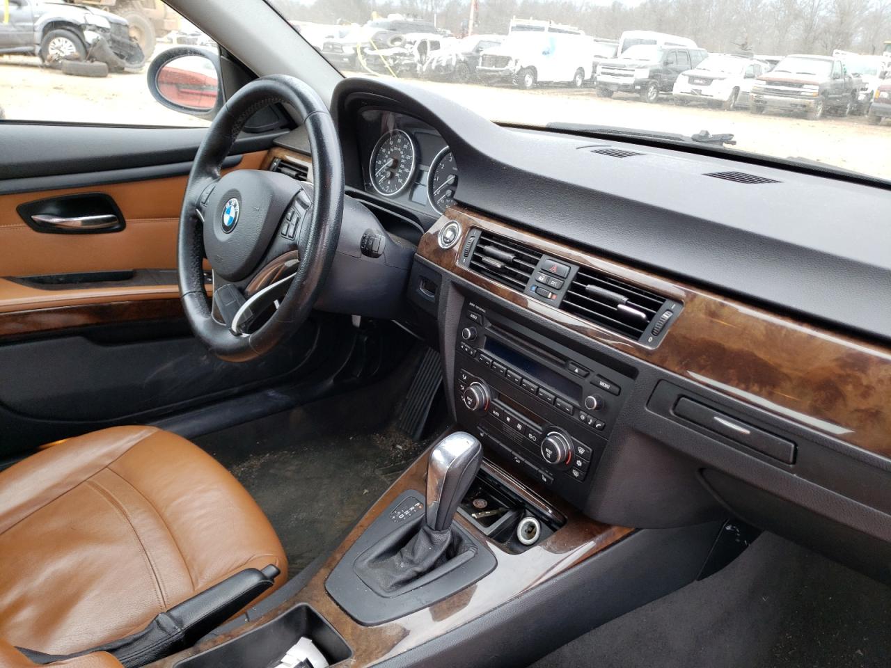 Photo 9 from auction – 2009 BMW 328 XI with VIN WBAWC33529PU83292