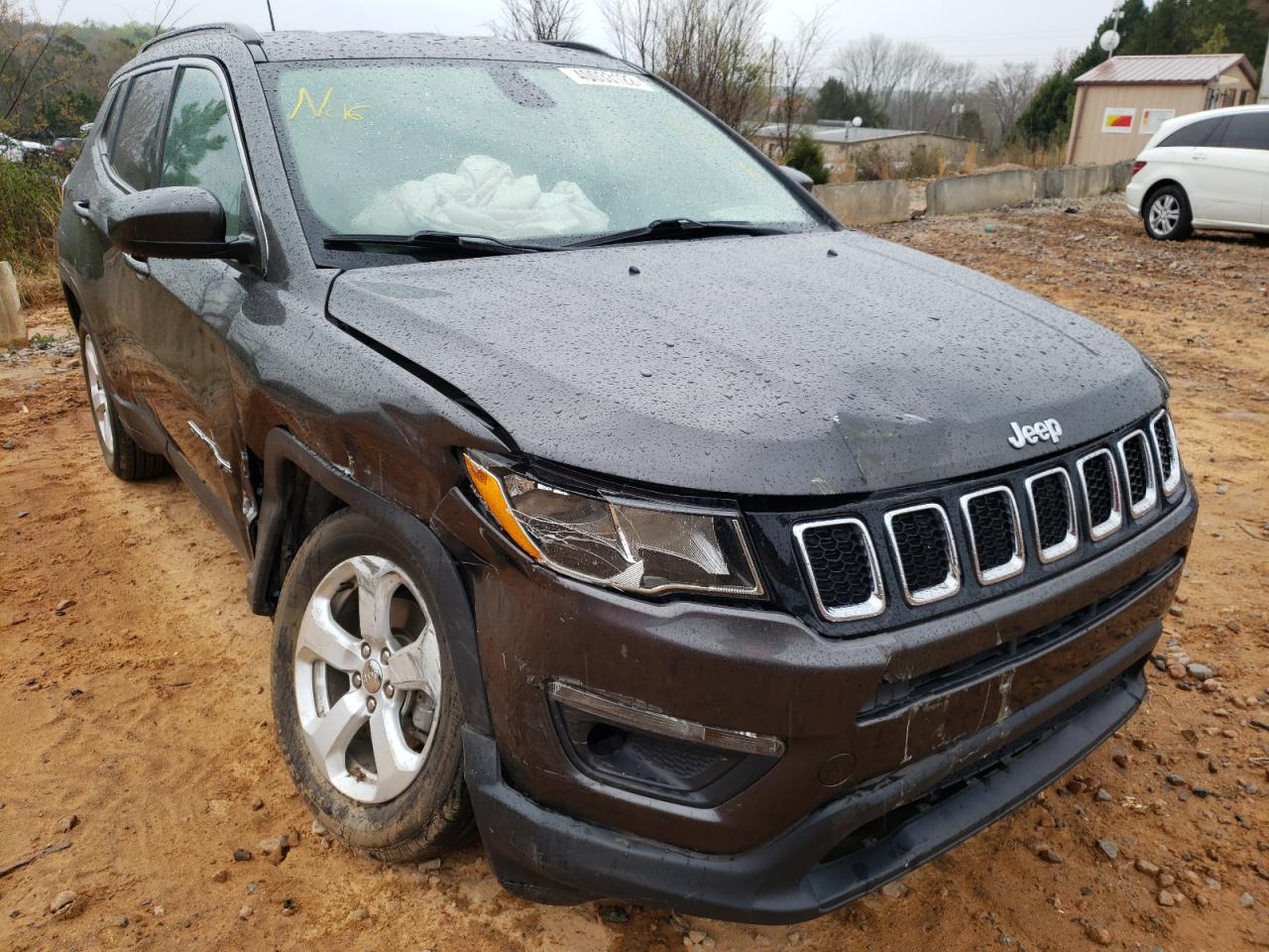 JEEP COMPASS LA 2018 with VIN 3C4NJCBB8JT267975 - Photo from auction