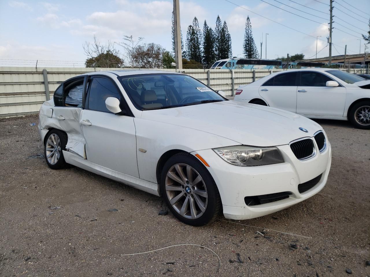 BMW 328 I 2011 with VIN WBAPH7C56BA802361 - Photo from auction