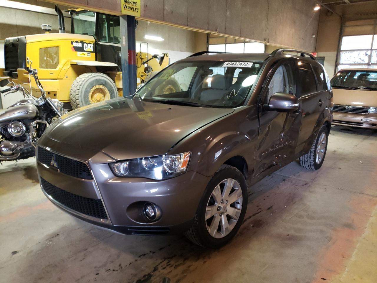 Photo 2 from auction – 2011 MITSUBISHI OUTLANDER with VIN JA4JT3AW7BU013575