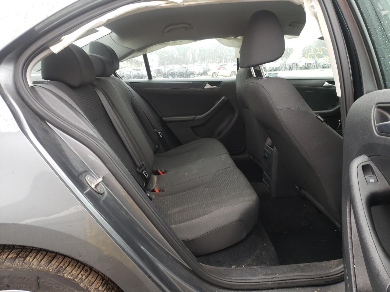 Photo 6 from auction – 2015 VOLKSWAGEN JETTA BASE with VIN 3VW2K7AJ7FM225294