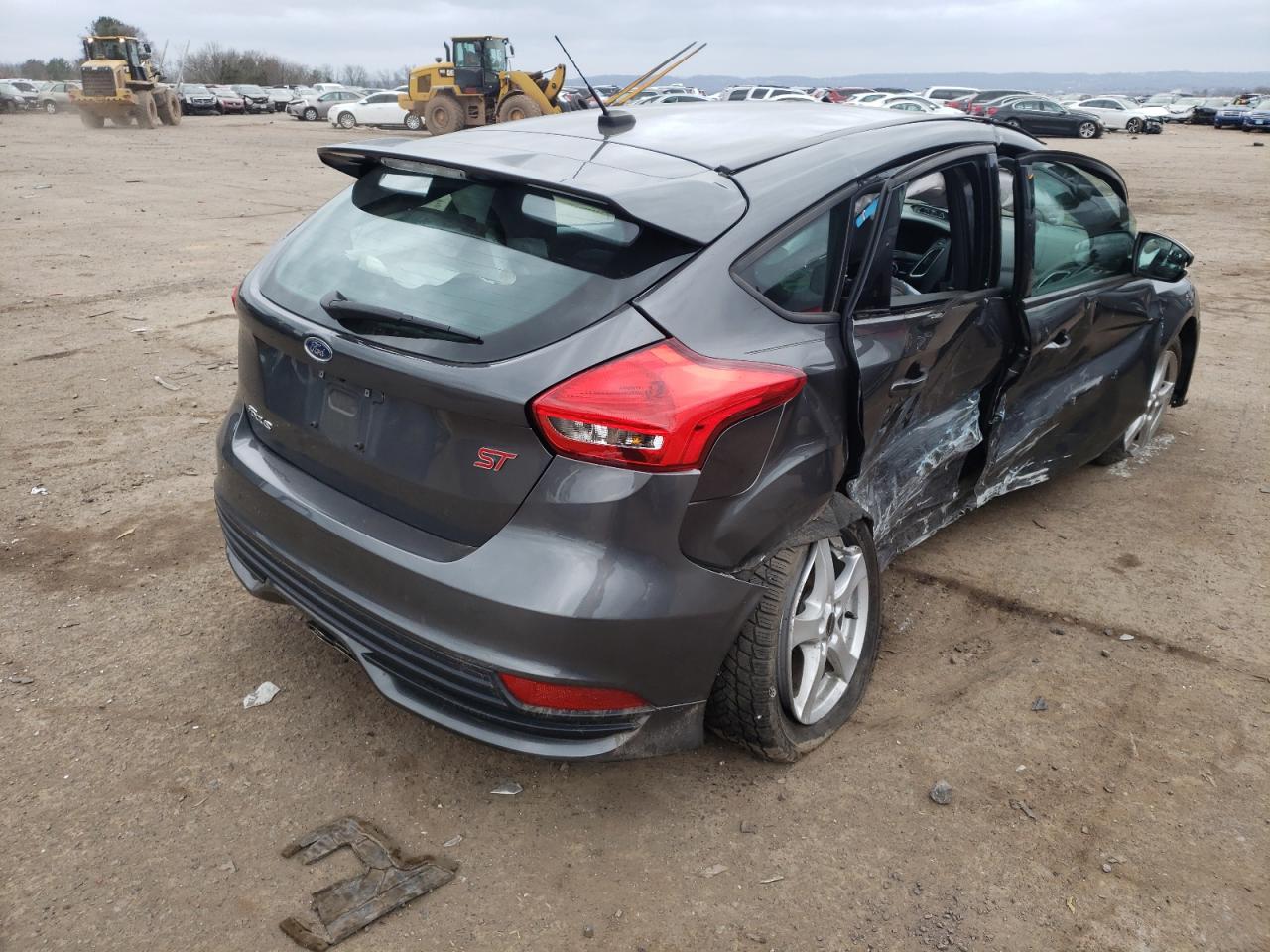 Photo 4 from auction – 2017 FORD FOCUS ST with VIN 1FADP3L94HL207855