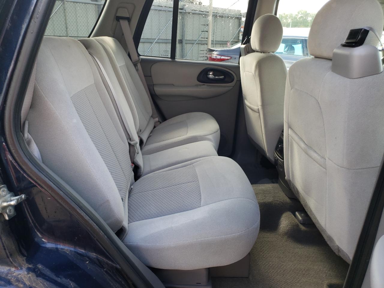 Photo 6 from auction – 2007 CHEVROLET TRAILBLAZE with VIN 1GNDS13S672249360