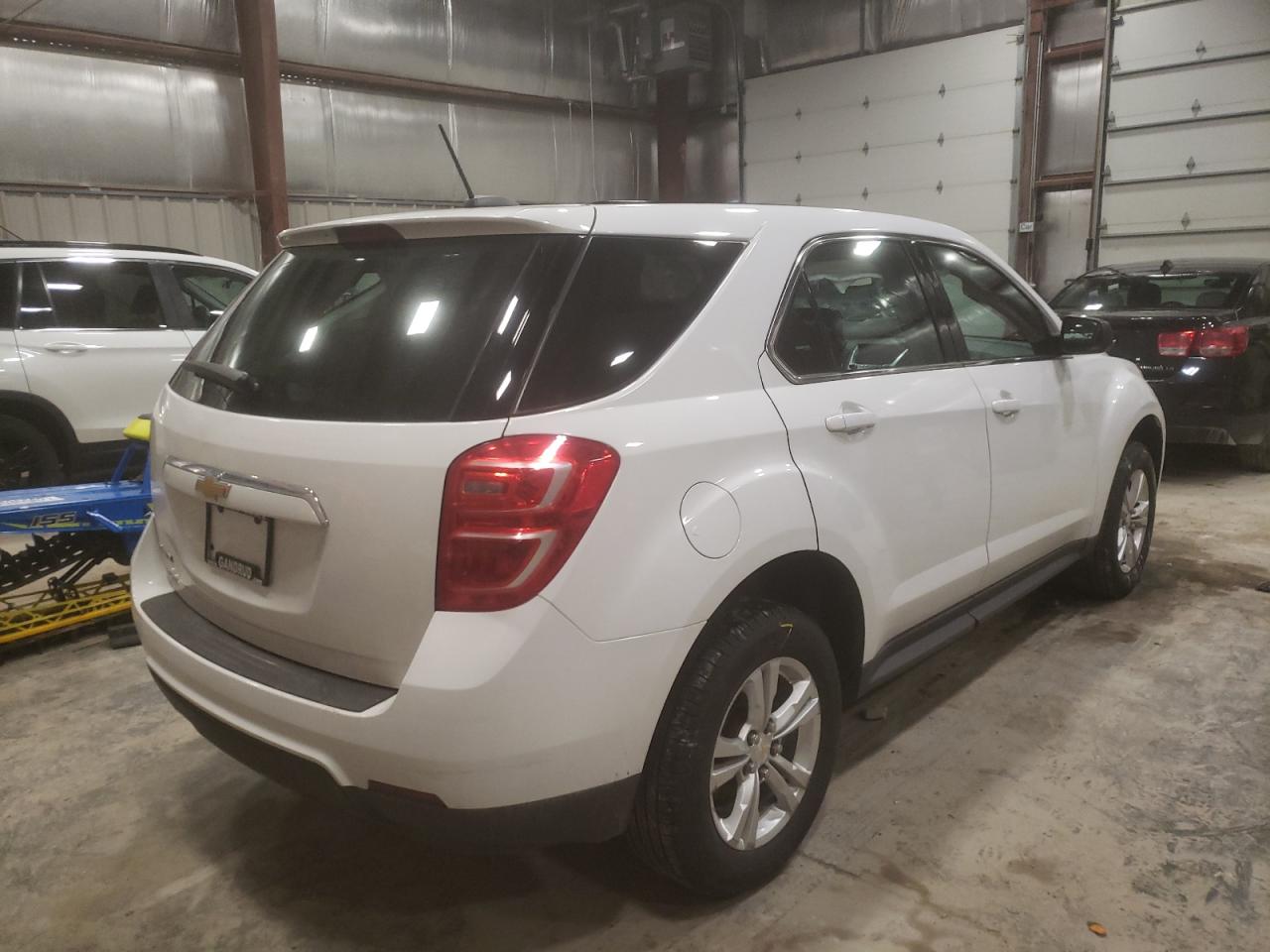 Photo 4 from auction – 2017 CHEVROLET EQUINOX LS with VIN 2GNALBEK6H1557326