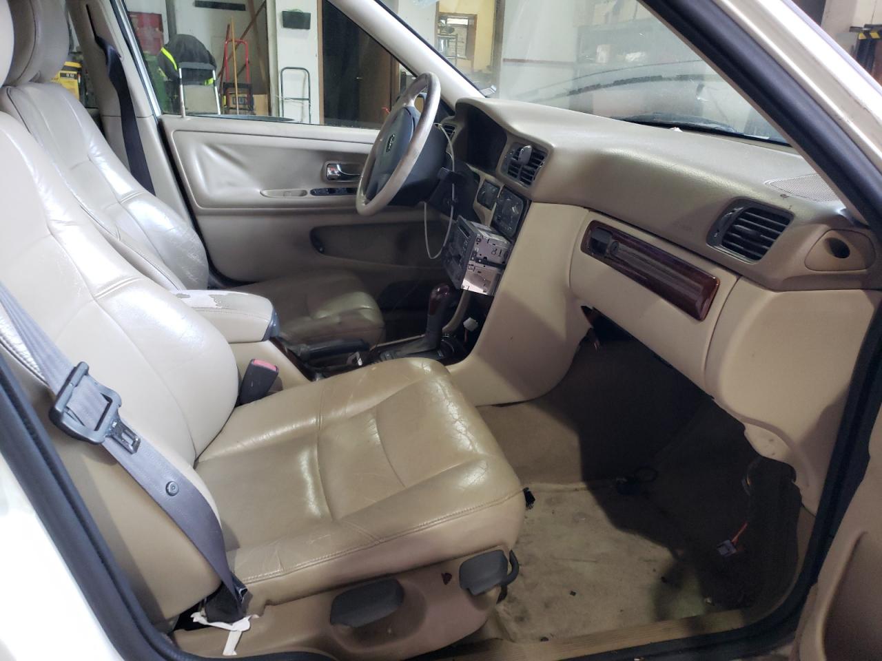 Photo 5 from auction – 2000 VOLVO V70 BASE with VIN YV1LW61J3Y2719565