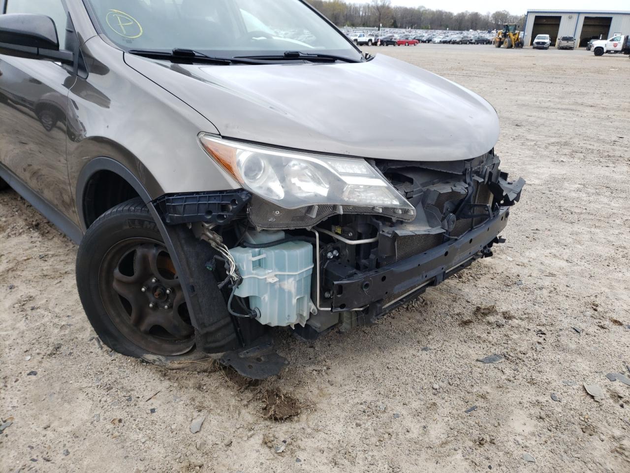 Photo 9 from auction – 2014 TOYOTA RAV4 LE with VIN JTMZFREV7ED036153
