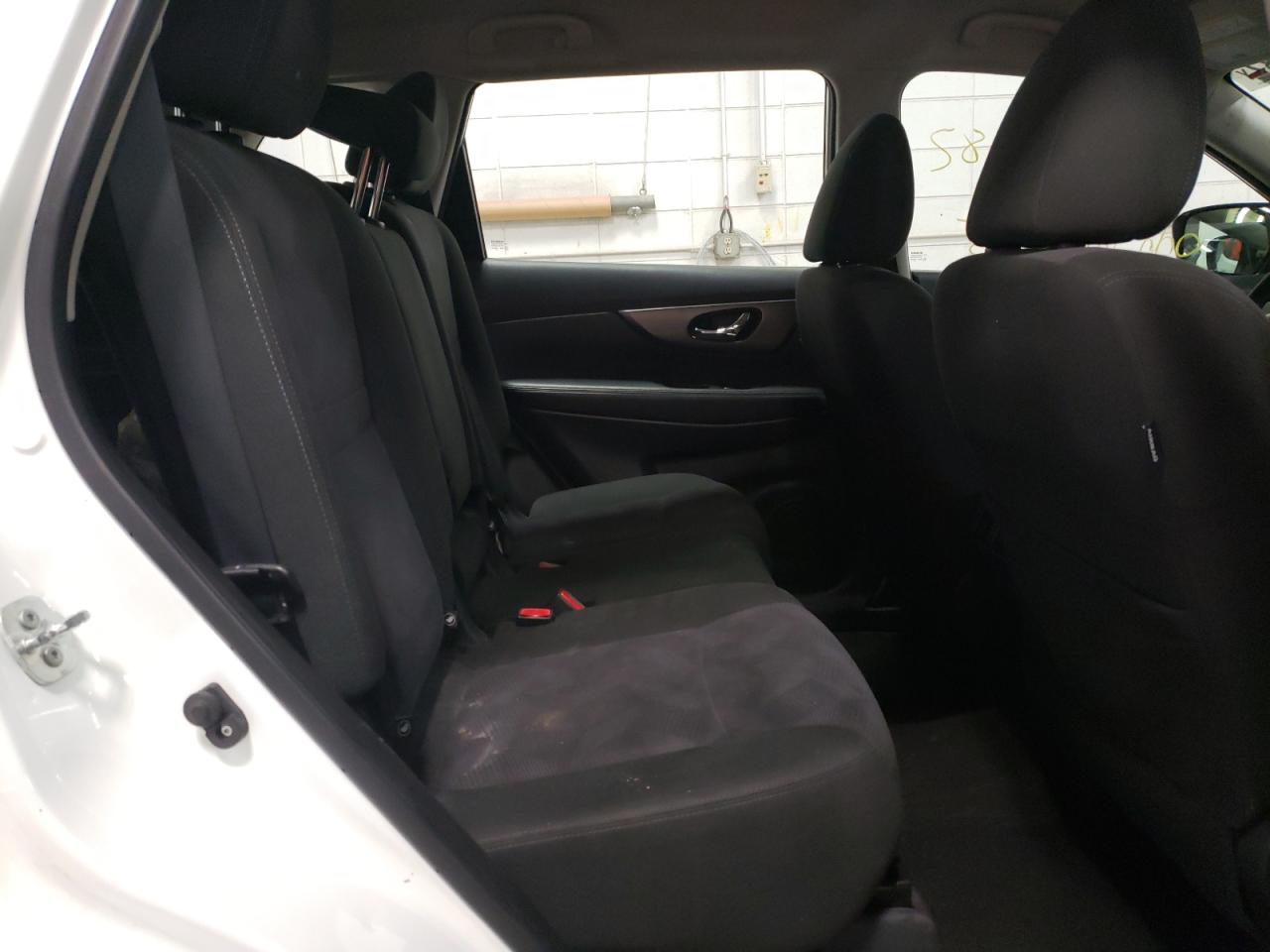 Photo 6 from auction – 2016 NISSAN ROGUE S with VIN KNMAT2MV9GP611465