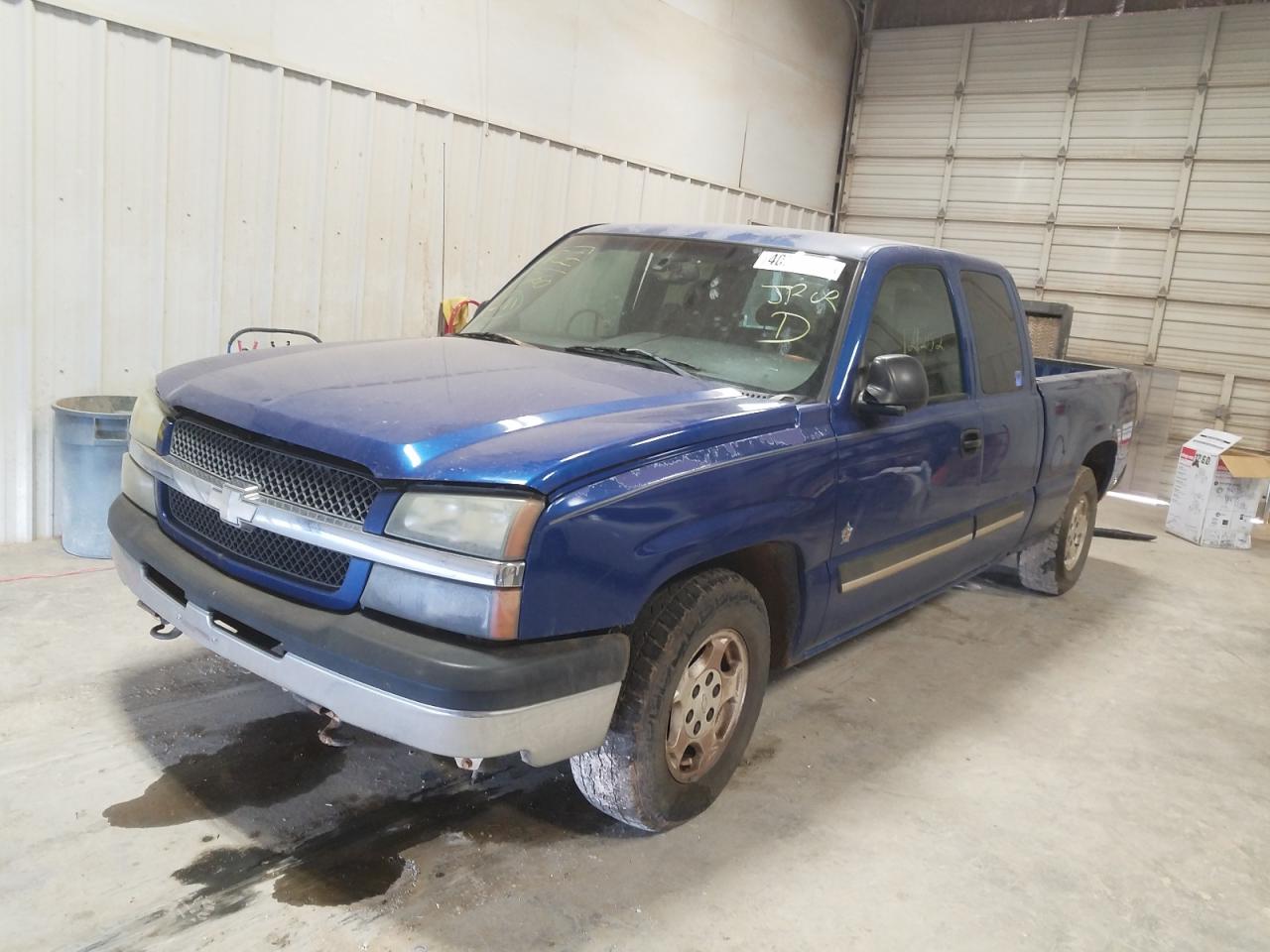 Photo 2 from auction – 2004 CHEVROLET SILVERADO with VIN 2GCEC19V741118641