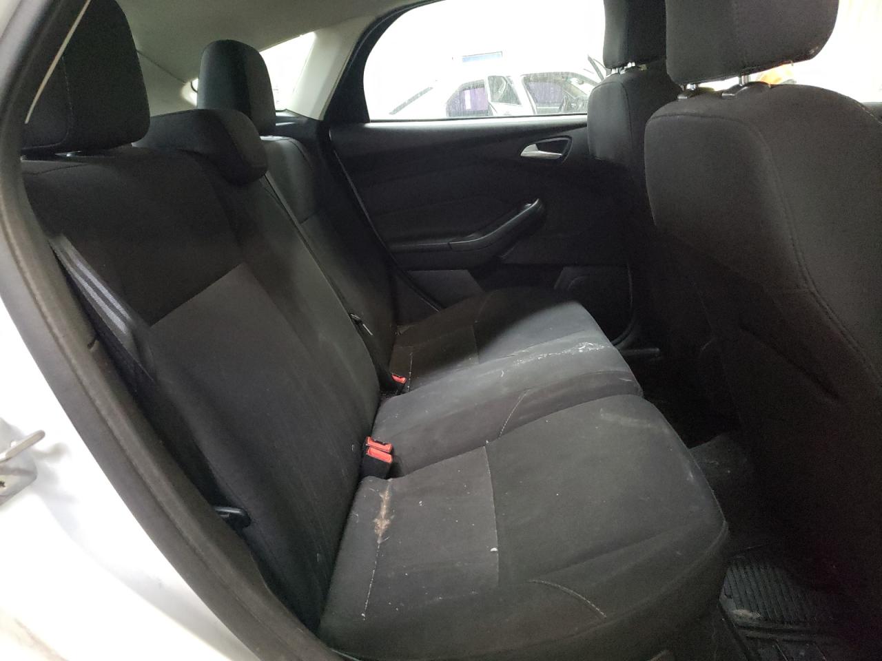 Photo 6 from auction – 2017 FORD FOCUS SE with VIN 1FADP3K27HL313303