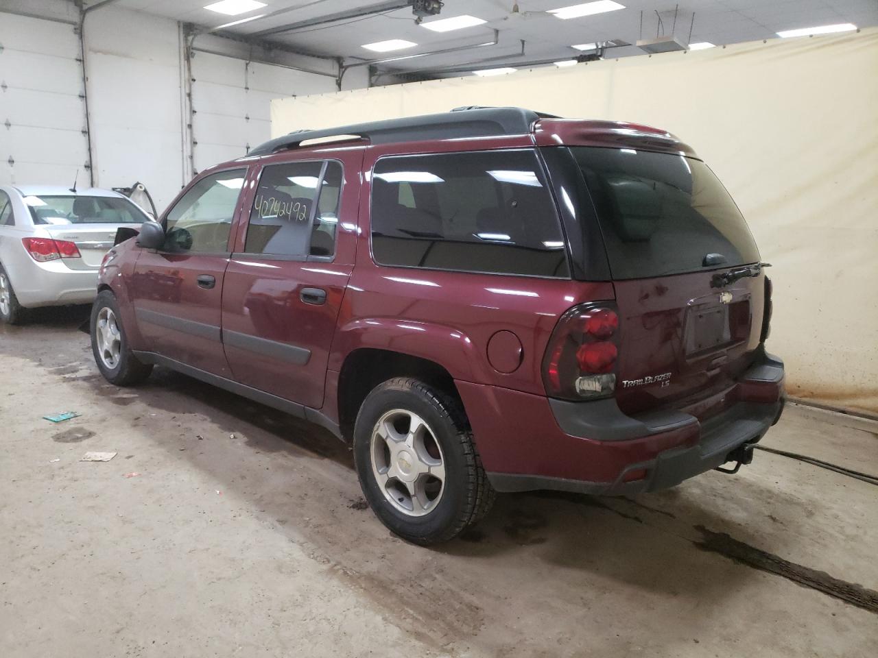 Photo 3 from auction – 2005 CHEVROLET TRAILBLAZE with VIN 1GNES16S556105465