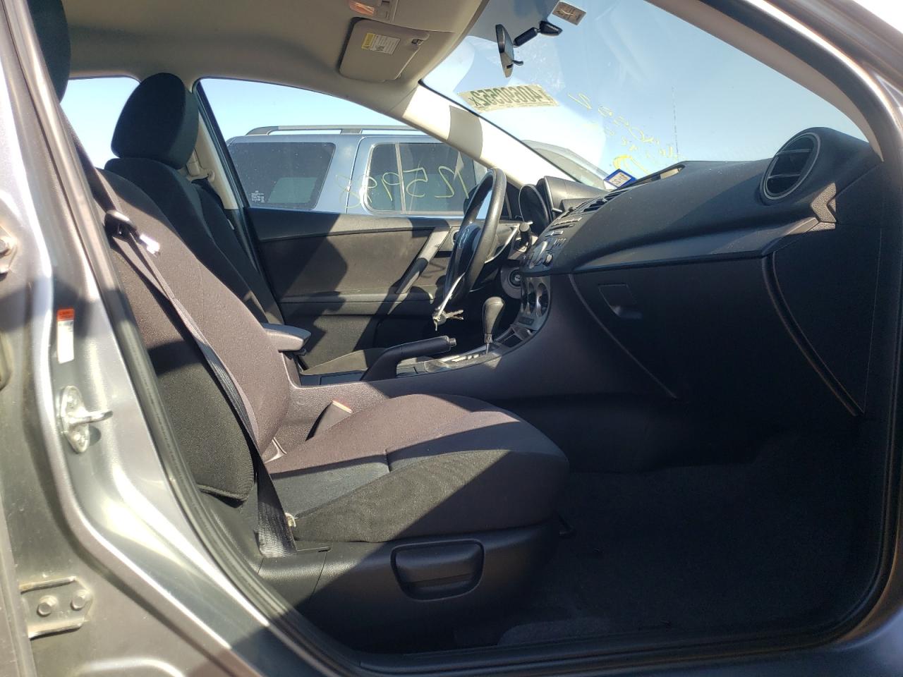 Photo 5 from auction – 2010 MAZDA 3 I with VIN JM1BL1SF8A1329256