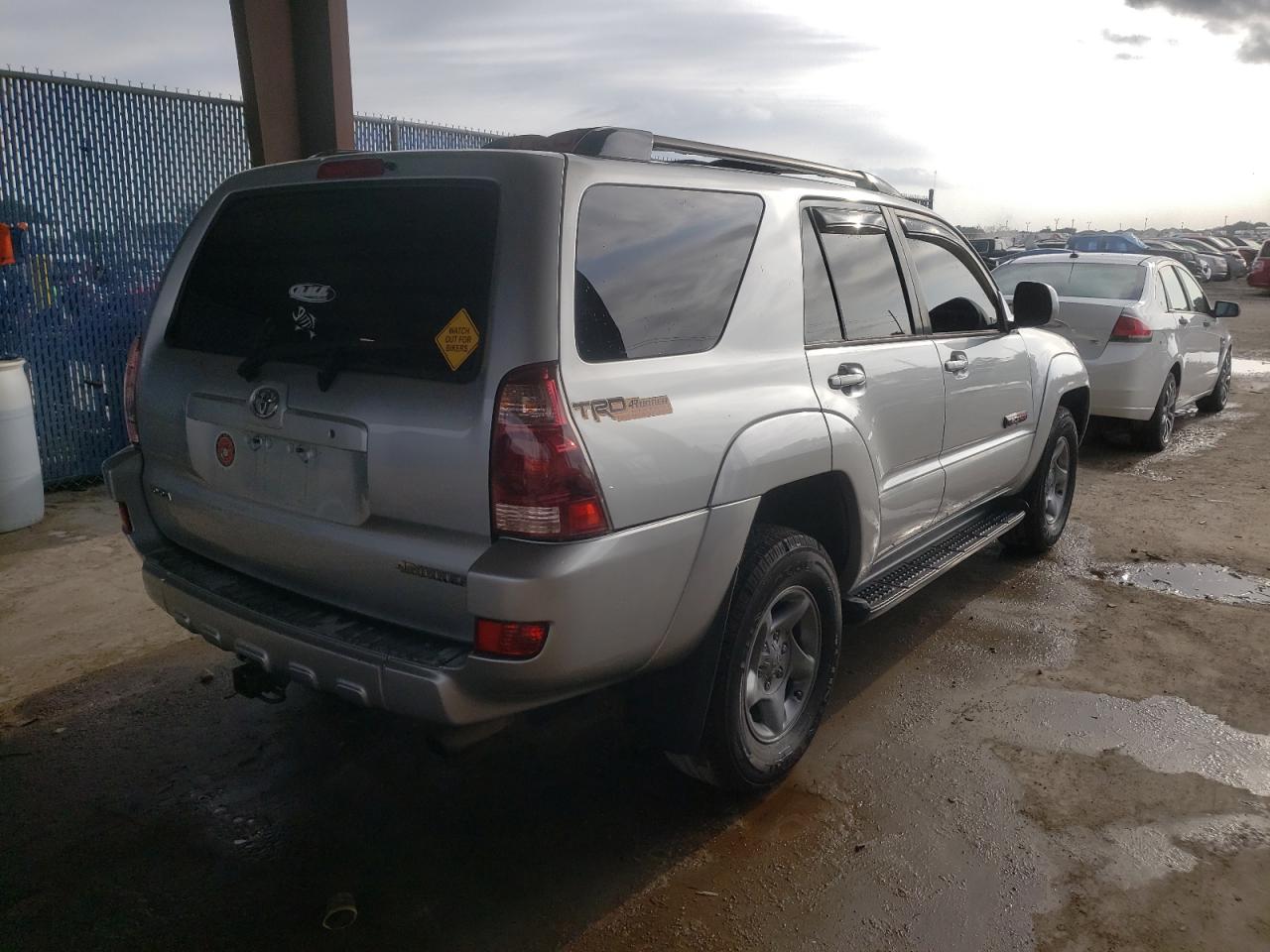 Photo 4 from auction – 2004 TOYOTA 4RUNNER SR with VIN JTEZU14R148019234