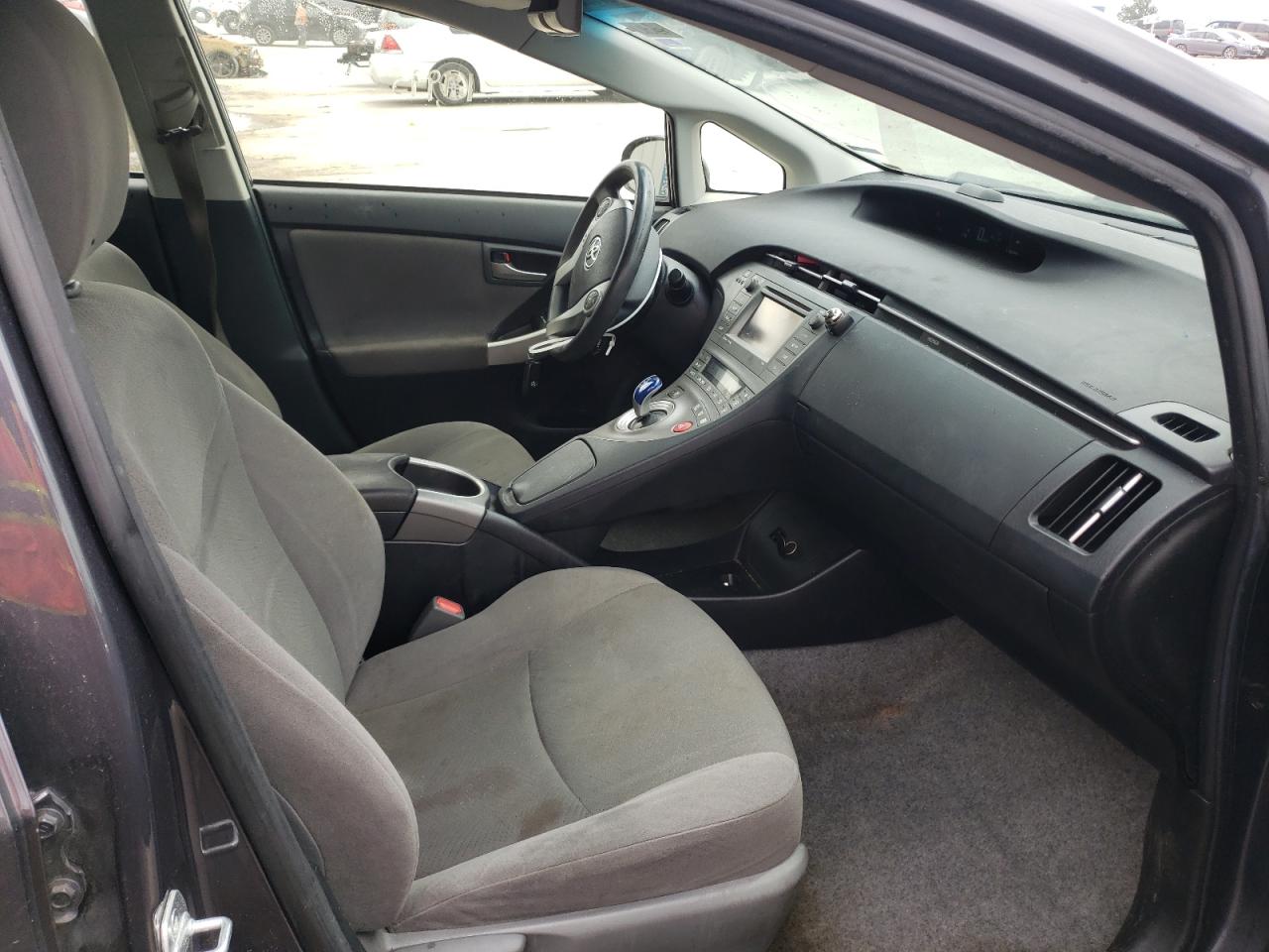 Photo 5 from auction – 2014 TOYOTA PRIUS with VIN JTDKN3DU9E0390547