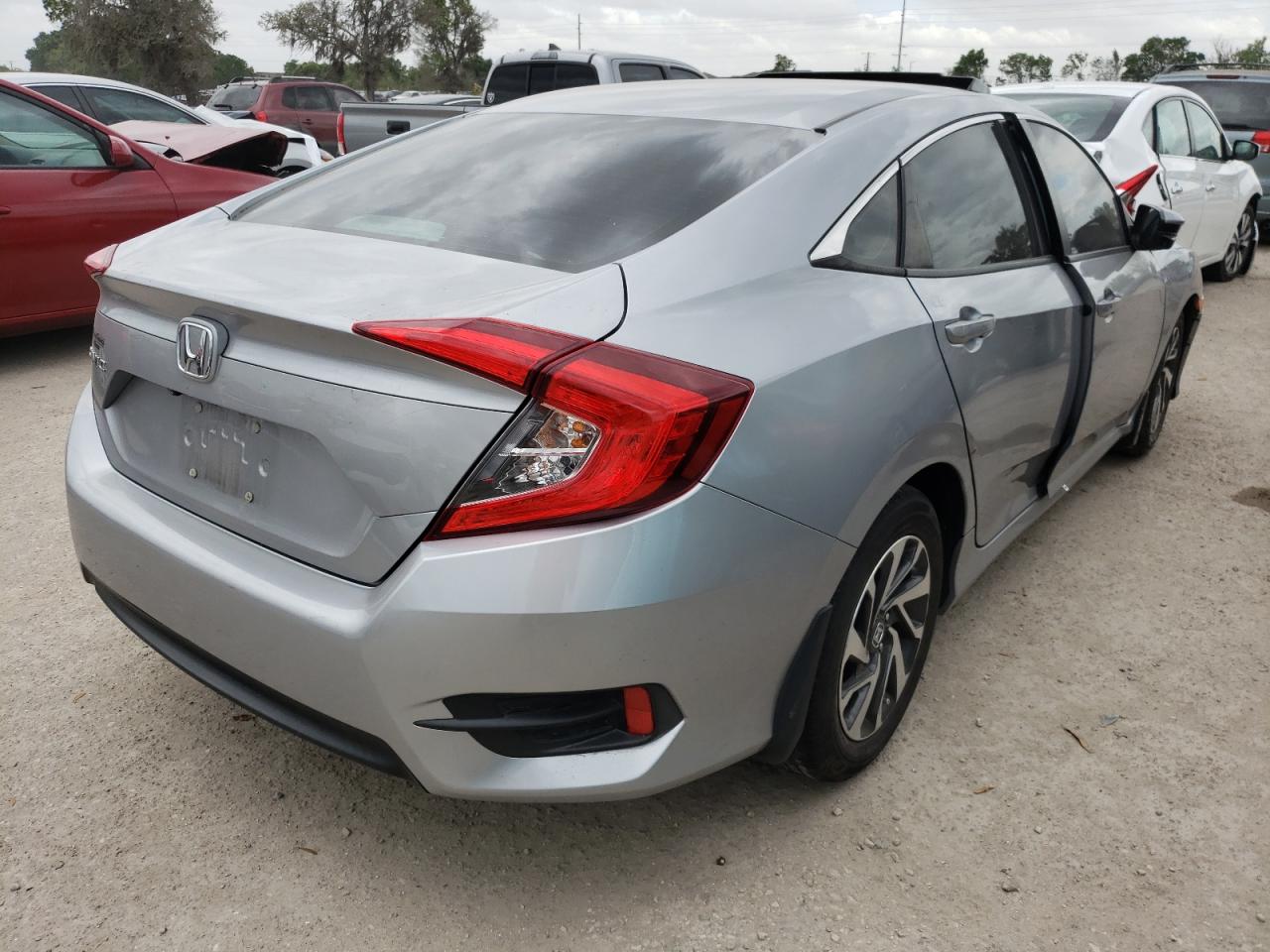 Foto 4 de la subasta – 2016 HONDA CIVIC EX con VIN 19XFC2F77GE093392