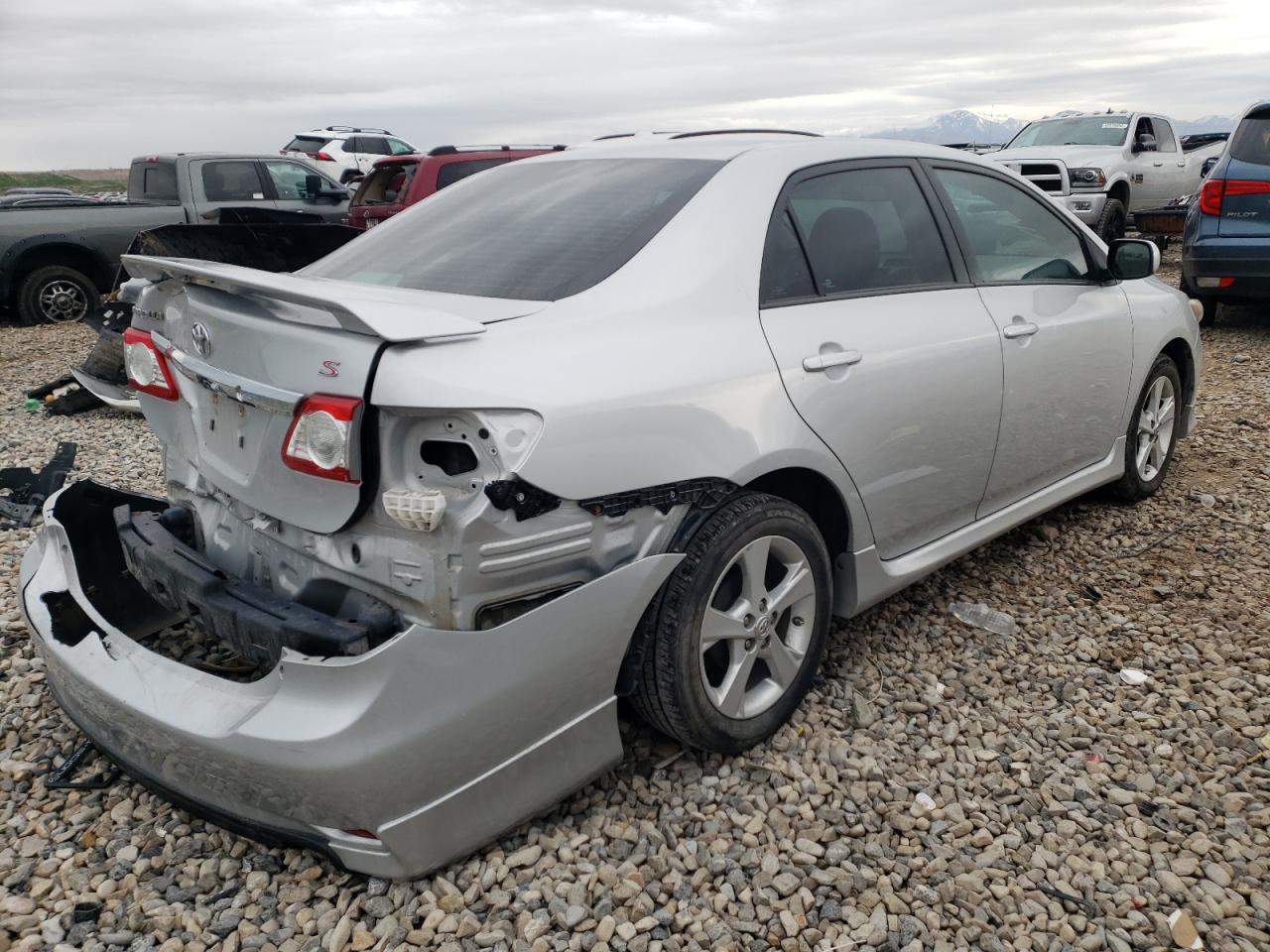 Photo 4 from auction – 2013 TOYOTA COROLLA with VIN 5YFBU4EE0DP217617