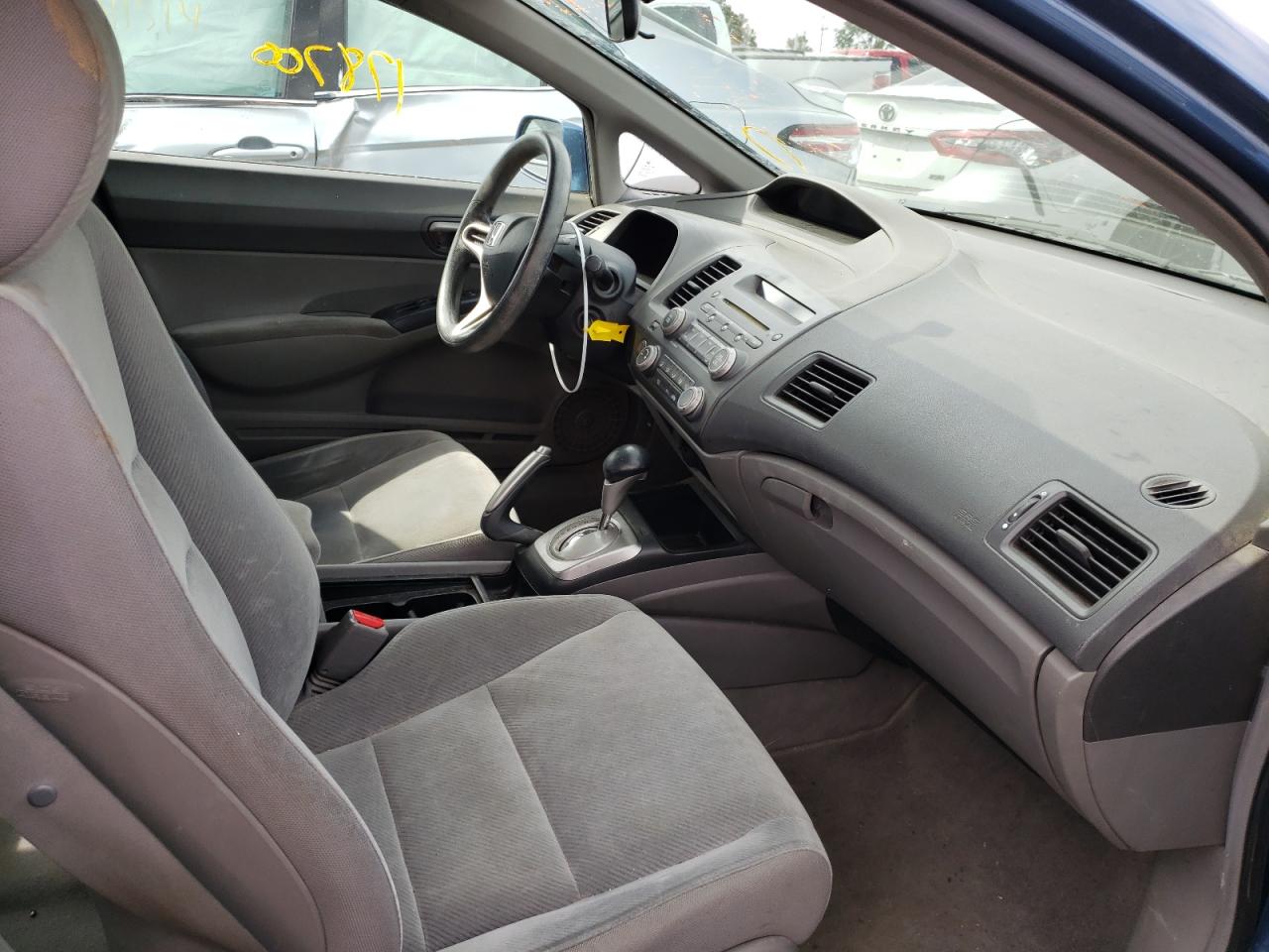 Photo 5 from auction – 2009 HONDA CIVIC LX with VIN 19XFA16559E007725
