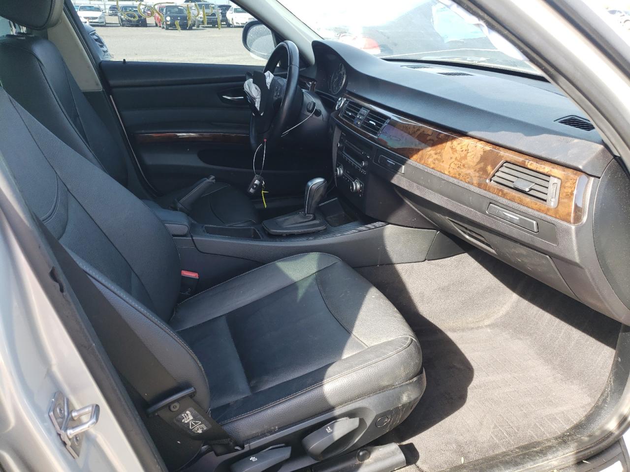 Photo 5 from auction – 2011 BMW 328 I SULE with VIN WBAPH5C58BA445706