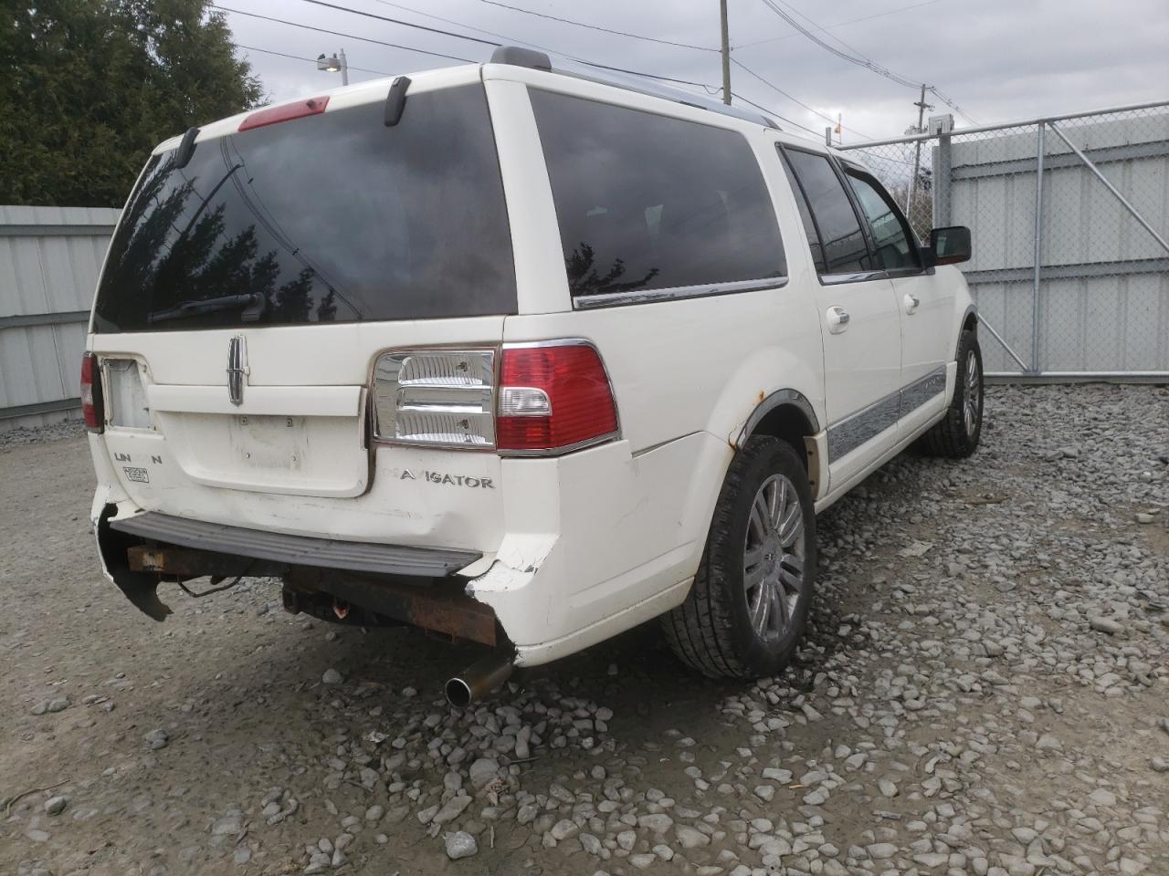 Photo 4 from auction – 2007 LINCOLN NAVIGATOR with VIN 5LMFL285X7LJ13727