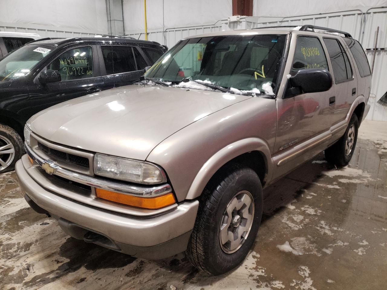 Photo 2 from auction – 2002 CHEVROLET BLAZER with VIN 1GNDT13W92K129836