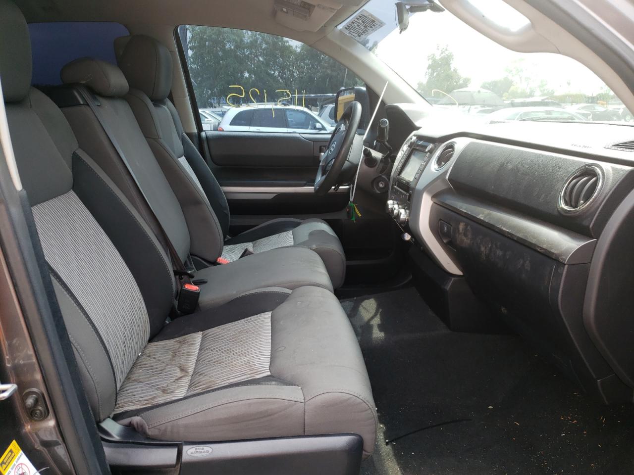 Photo 5 from auction – 2015 TOYOTA TUNDRA DOU with VIN 5TFRY5F15FX186079