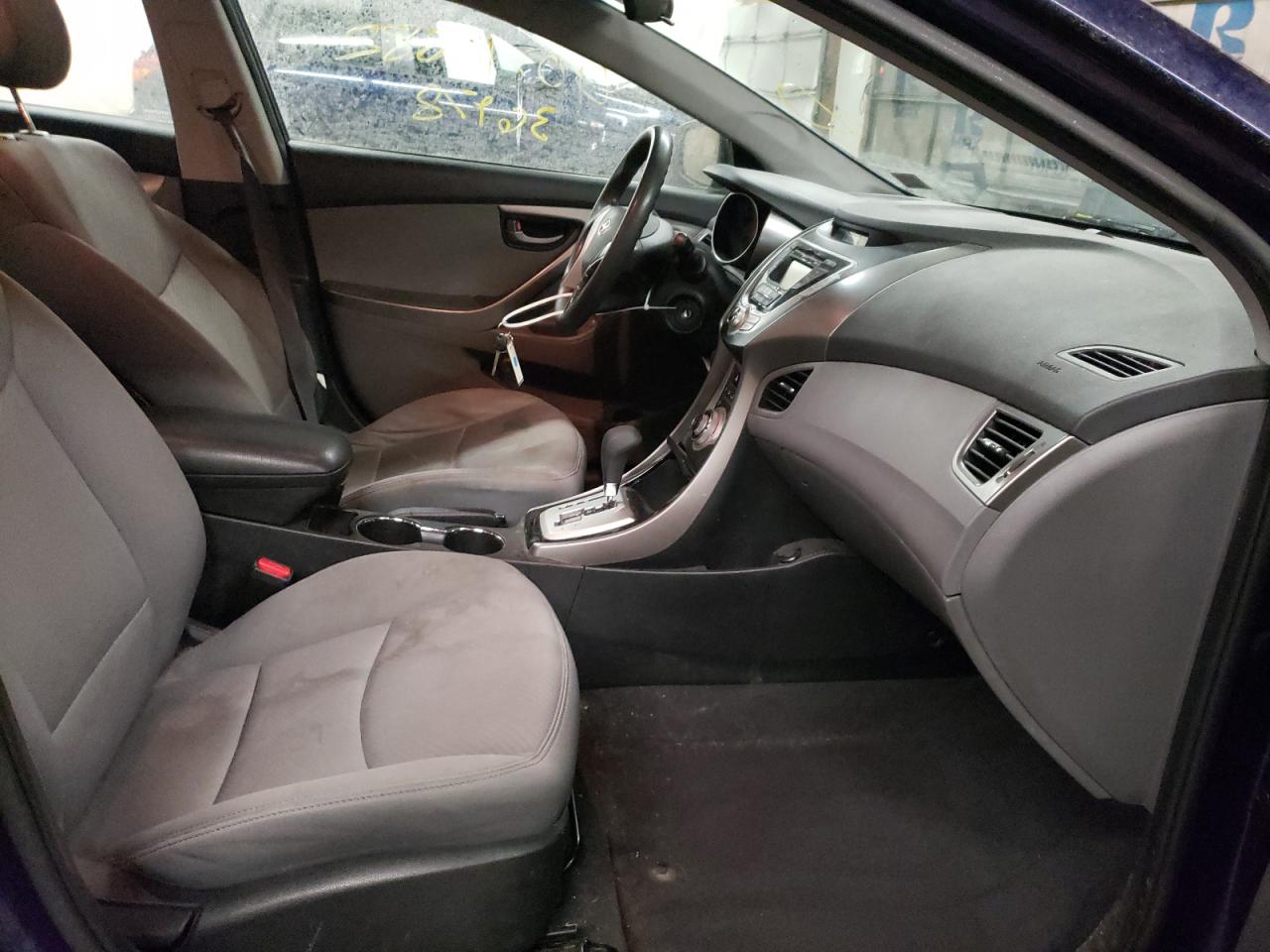 Photo 5 from auction – 2012 HYUNDAI ELANTRA GL with VIN 5NPDH4AE1CH112115