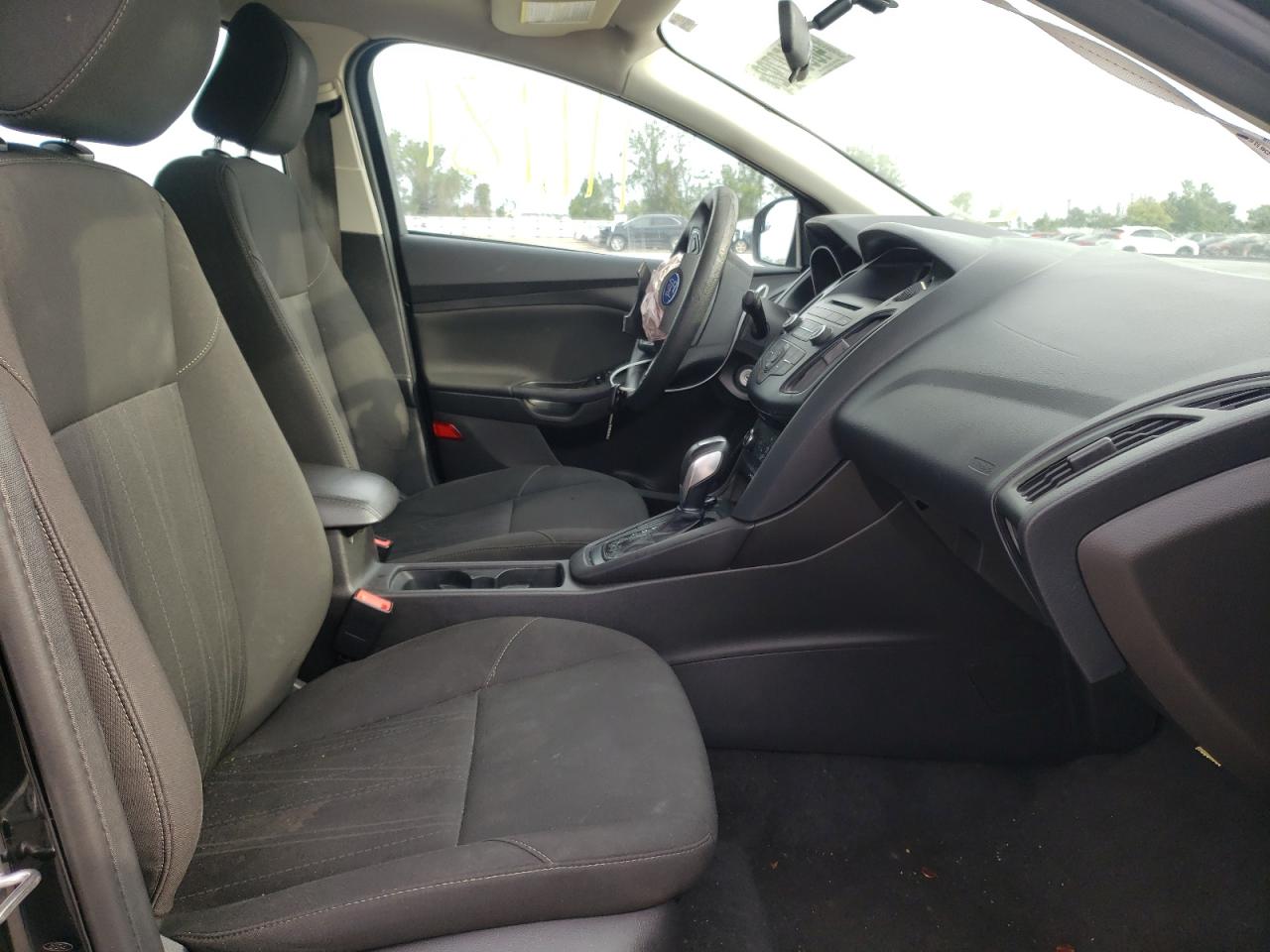 Photo 5 from auction – 2015 FORD FOCUS SE with VIN 1FADP3F28FL317237
