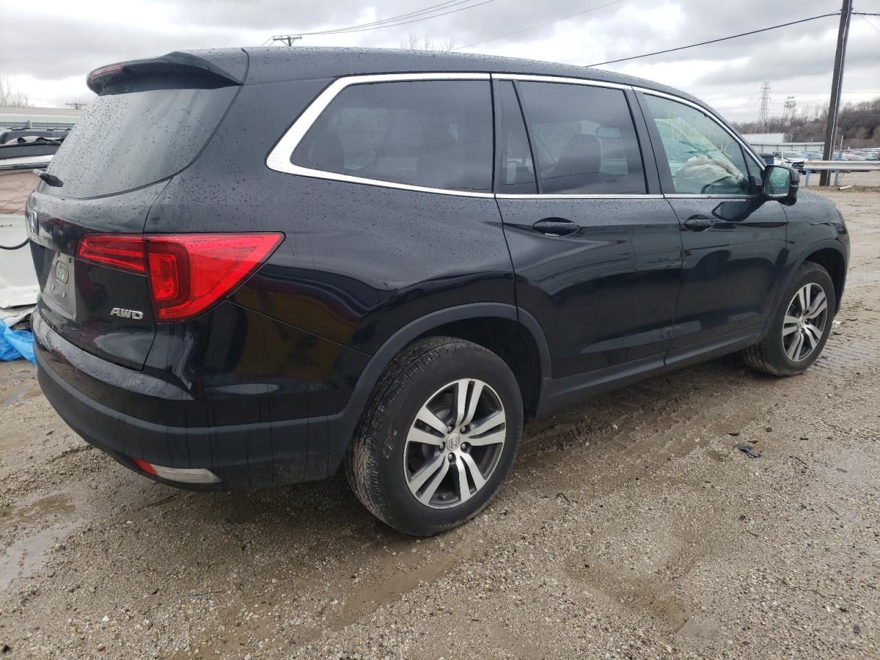 Photo 4 from auction – 2017 HONDA PILOT EXL with VIN 5FNYF6H62HB010779