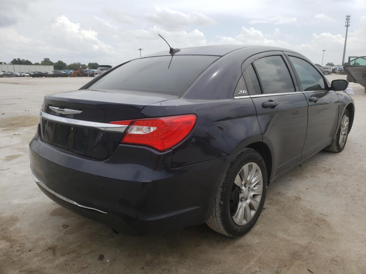 Photo 4 from auction – 2011 CHRYSLER 200 LX with VIN 1C3BC4FB1BN595273